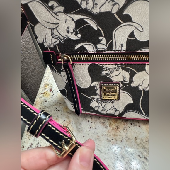 Disney Parks Dooney & Bourke Dumbo The Flying Elephant Crossbody Bag Handbag - Picture 3 of 12